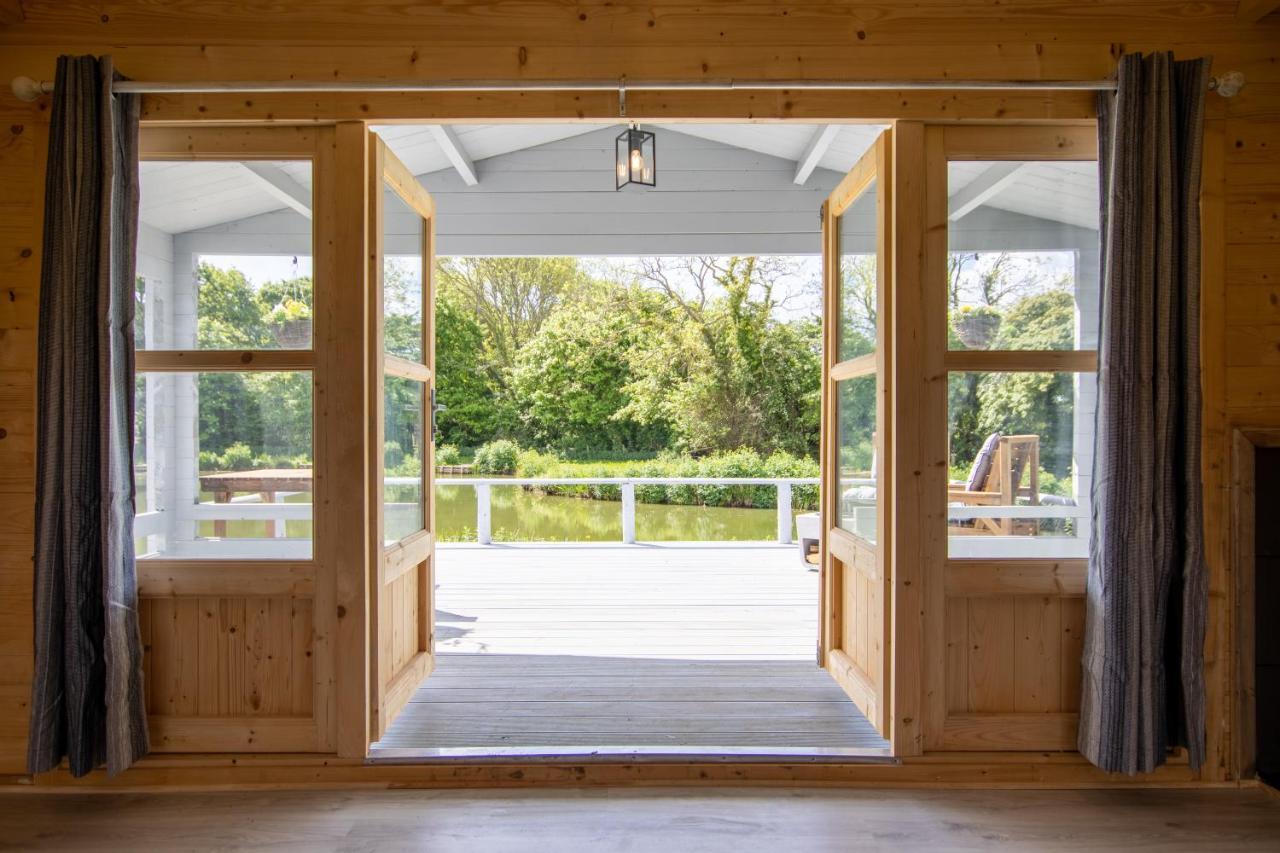 Choller Lake Lodges - Primrose Cabin With Private Hot Tub Arundel Ngoại thất bức ảnh