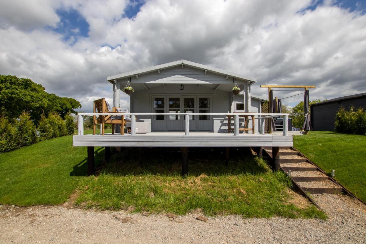 Choller Lake Lodges - Primrose Cabin With Private Hot Tub Arundel Ngoại thất bức ảnh