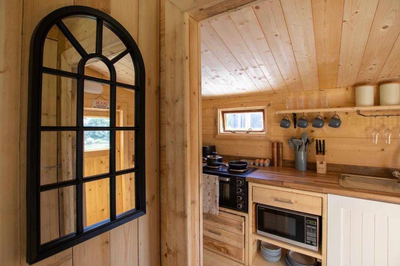 Choller Lake Lodges - Primrose Cabin With Private Hot Tub Arundel Ngoại thất bức ảnh