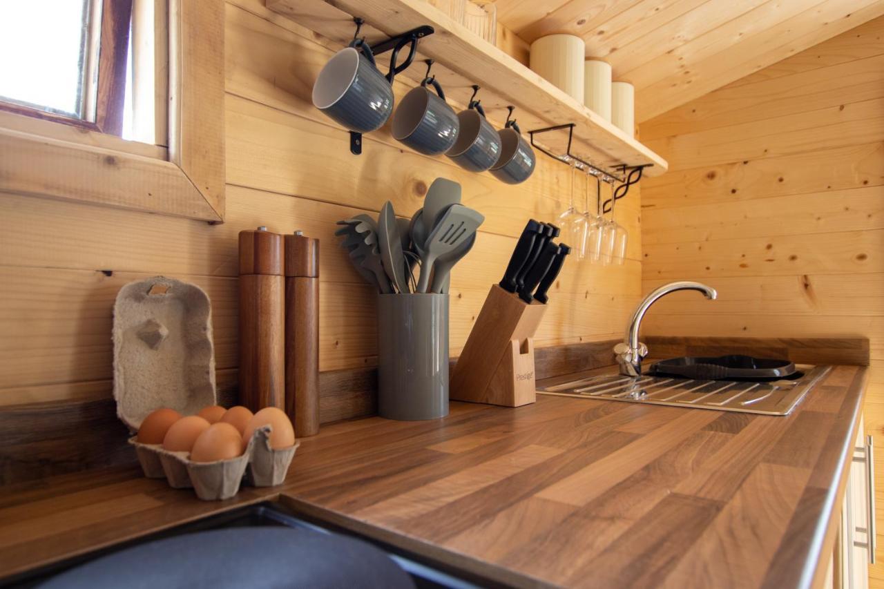 Choller Lake Lodges - Primrose Cabin With Private Hot Tub Arundel Ngoại thất bức ảnh