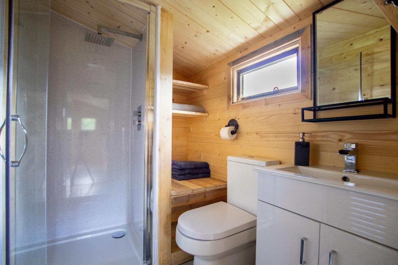 Choller Lake Lodges - Primrose Cabin With Private Hot Tub Arundel Ngoại thất bức ảnh