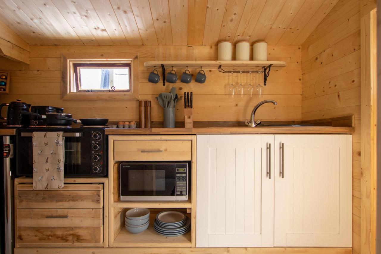 Choller Lake Lodges - Primrose Cabin With Private Hot Tub Arundel Ngoại thất bức ảnh