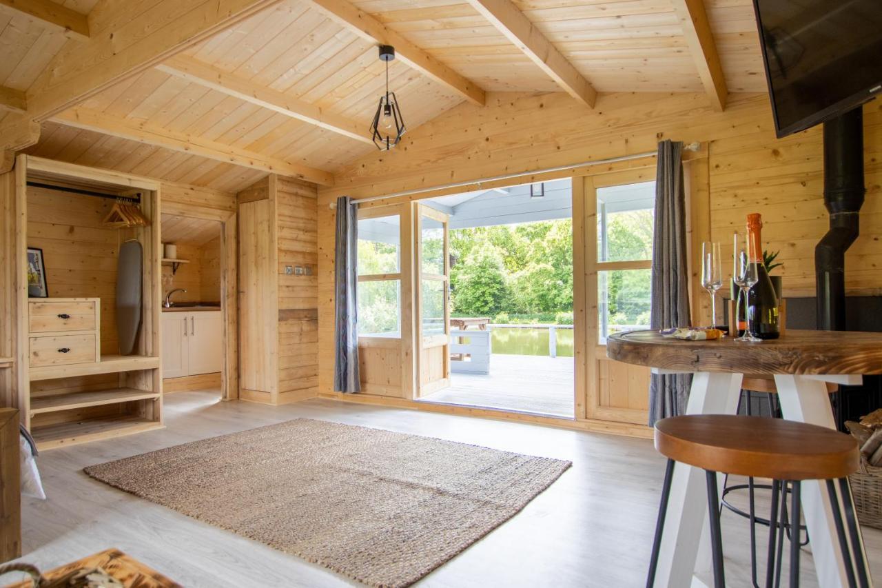 Choller Lake Lodges - Primrose Cabin With Private Hot Tub Arundel Ngoại thất bức ảnh