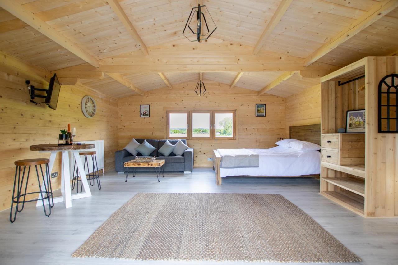 Choller Lake Lodges - Primrose Cabin With Private Hot Tub Arundel Ngoại thất bức ảnh