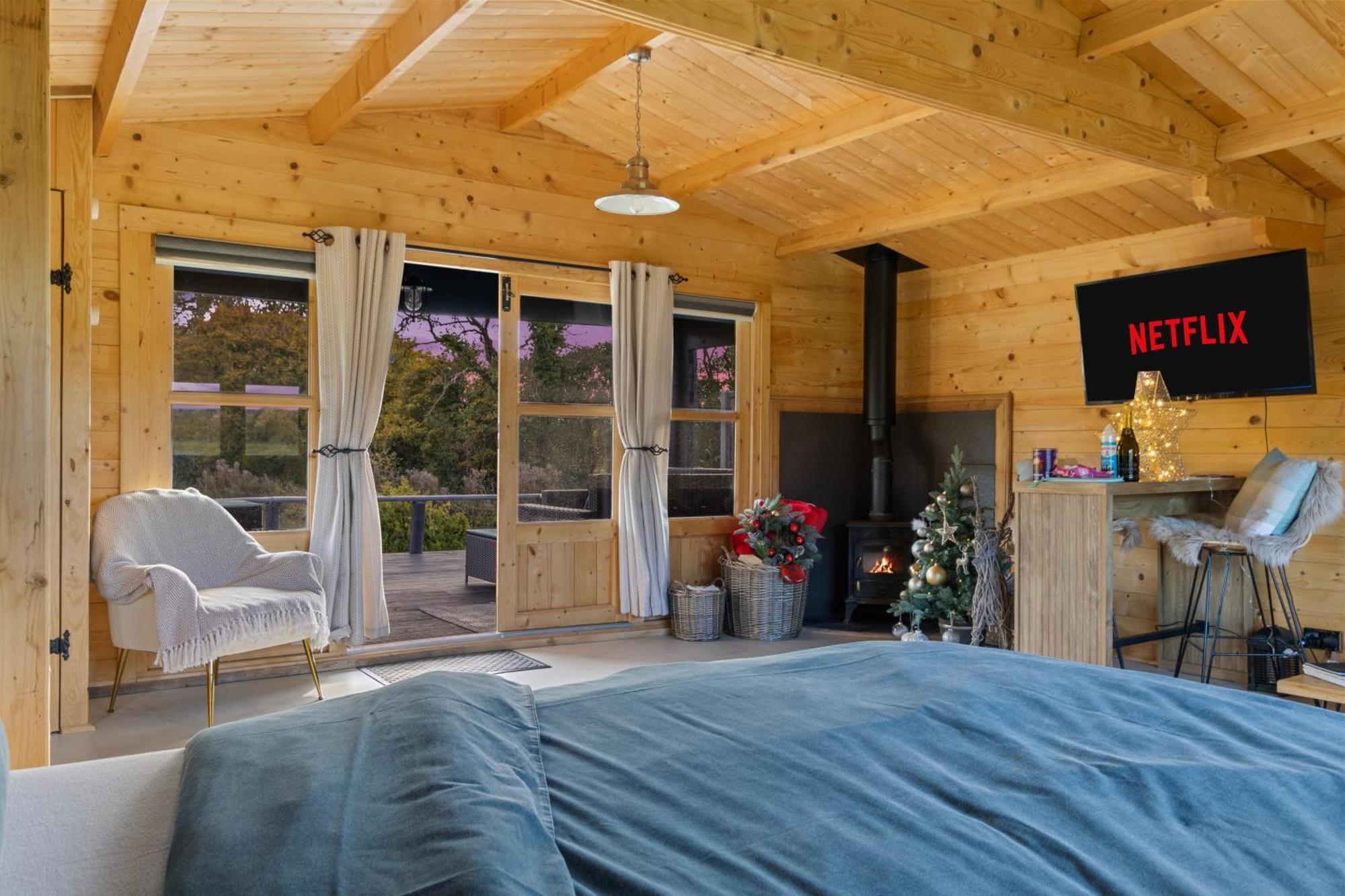Choller Lake Lodges - Primrose Cabin With Private Hot Tub Arundel Ngoại thất bức ảnh